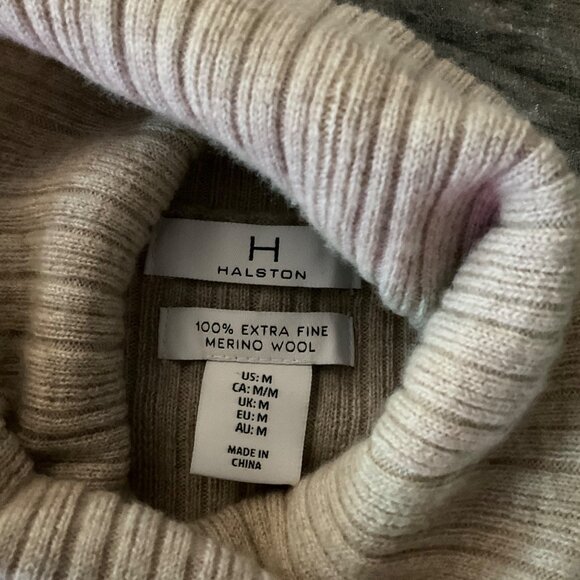 Halston Womens Medium Ribbed Turtleneck Sweater Extra Fine Merino Wool Beige - Picture 4 of 8